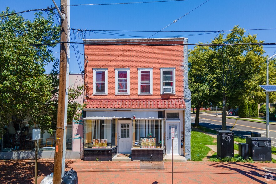 More Photos Of 37 E Broad St, Burlington Storefront Retail Residential For Sale