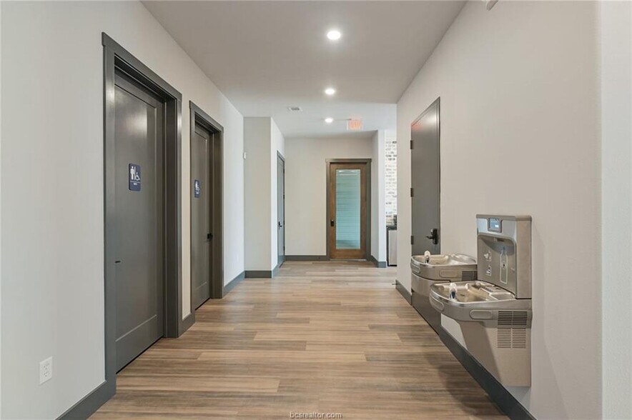 More Photos Of 3020 Barron Rd, College Station Loft Creative Space For Sale