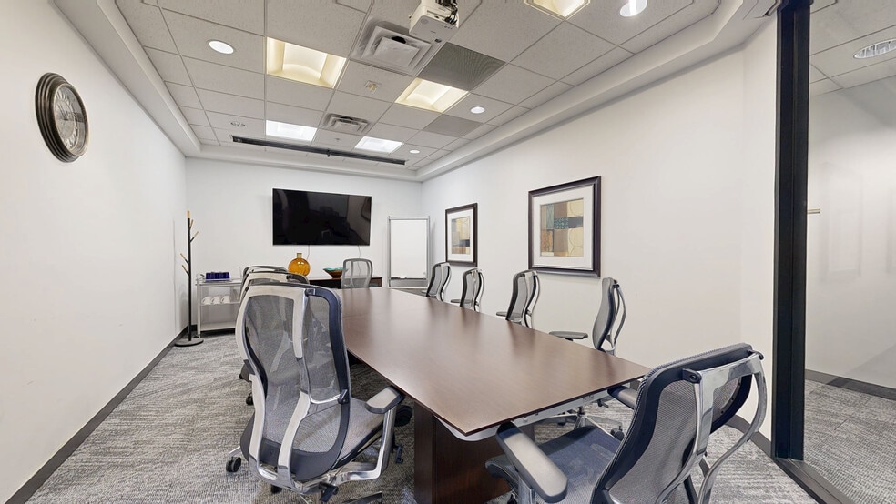 More Photos Of 2415 E Camelback Rd, Phoenix Coworking Space