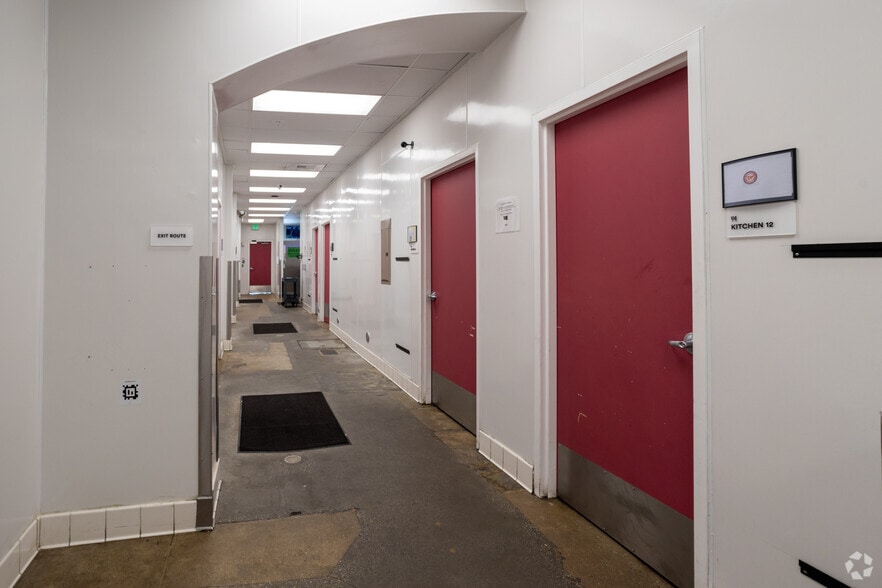 More Photos Of 615 N Western Ave, Los Angeles Storefront For Lease