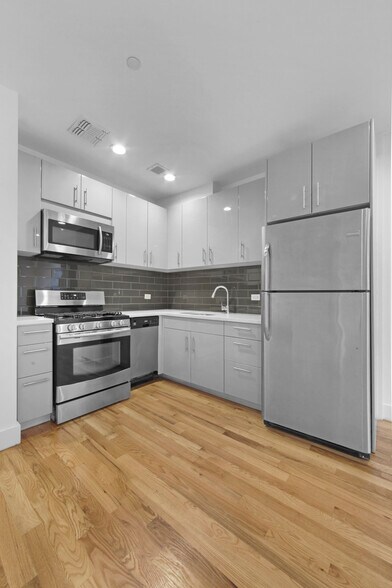 More Photos Of 882 Metropolitan Ave, Brooklyn Multifamily For Sale