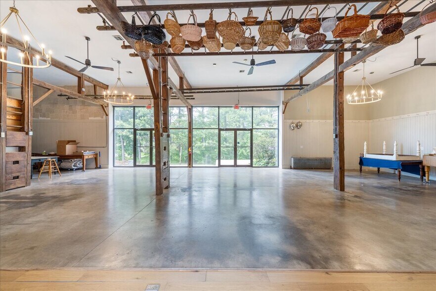 More Photos Of 80 Gravel Pike, Red Hill Office For Lease