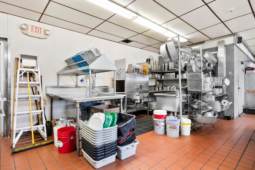 More Photos Of 1975 Central Ave, Albany Restaurant For Sale