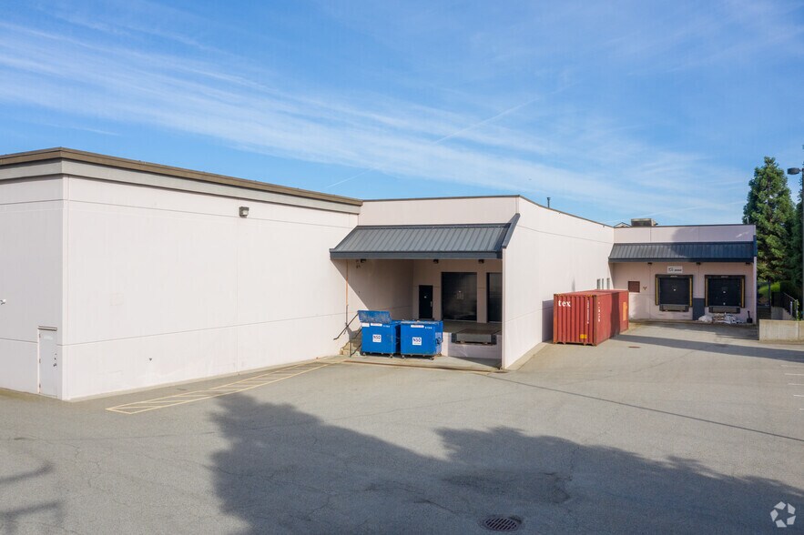 More Photos Of 12551 Bridgeport Rd, Richmond Freestanding For Lease