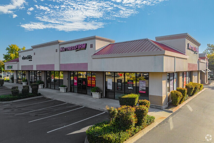More Photos Of 1050 Tharp Rd, Yuba City Storefront Retail Office For Lease