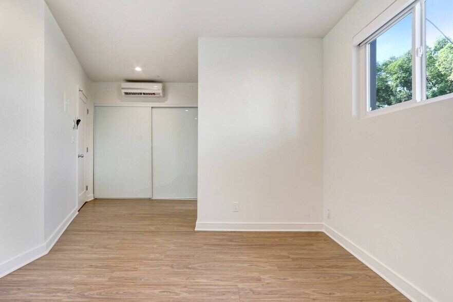 More Photos Of 700 S 6th St, Burbank Apartments For Sale