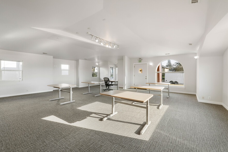 More Photos Of 3108 S Union Ave, Tacoma Office For Sale