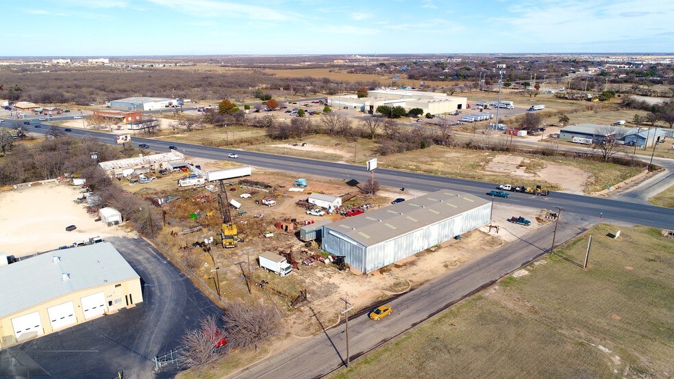 More Photos Of 1902 N Treadaway Blvd, Abilene Showroom For Sale