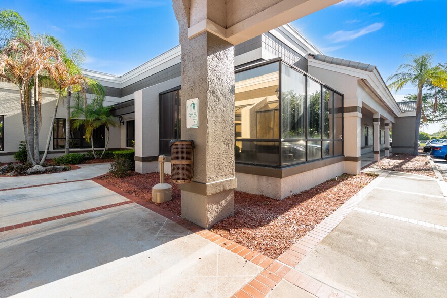 More Photos Of 1500 W Eau Gallie Blvd, Melbourne Office For Lease
