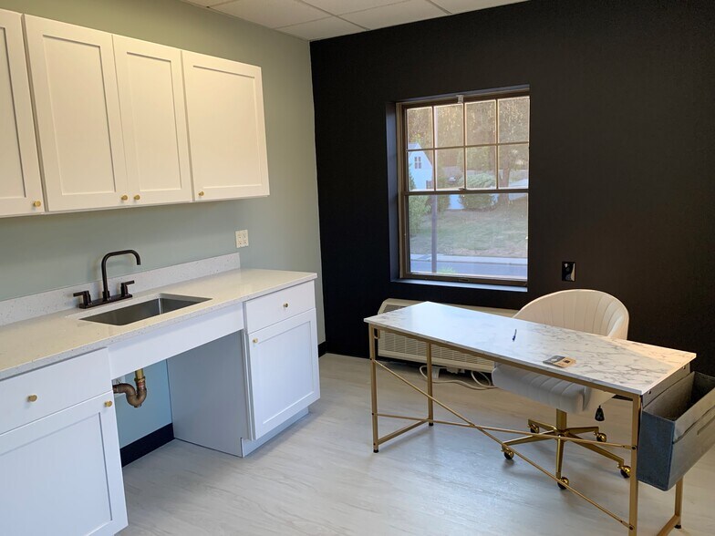 More Photos Of 277 Linden St, Wellesley Office For Lease