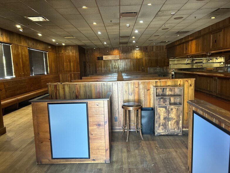 More Photos Of 5650 S Florida Ave, Lakeland Restaurant For Lease