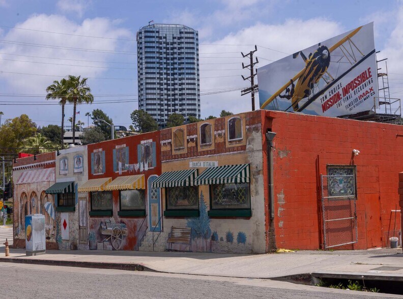More Photos Of 3655 Cahuenga Blvd W, Los Angeles Restaurant For Sale