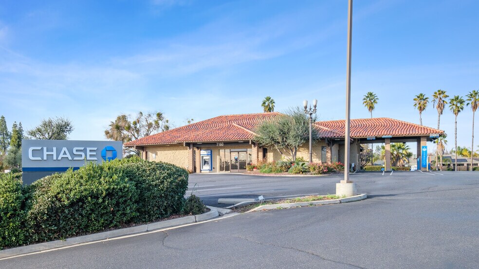 More Photos Of 7160 N 1st St, Fresno Bank For Lease