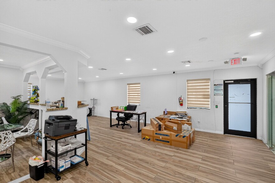 More Photos Of 16811 NE 6th Ave, North Miami Beach Office For Sale