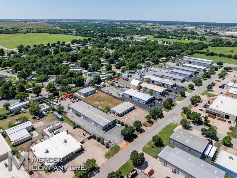 More Photos Of 2601 S Purdue Ave, Oklahoma City Flex For Lease