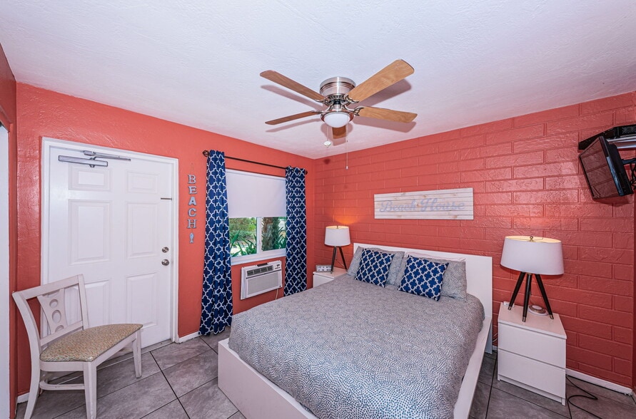 More Photos Of 12100 Gulf Blvd, Treasure Island Hotel For Sale
