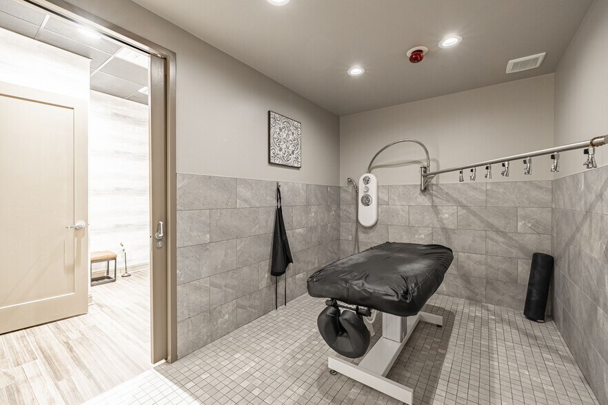 More Photos Of 324 Browns Hill Ct, Midlothian Coworking Space