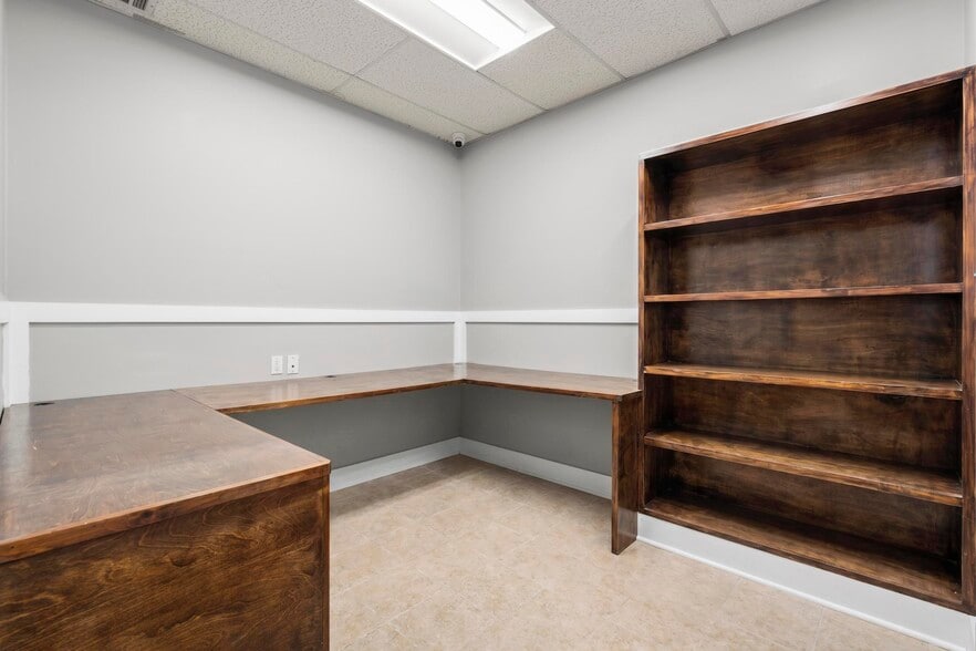 More Photos Of 314 Wilson Ave, Norwalk Warehouse For Lease