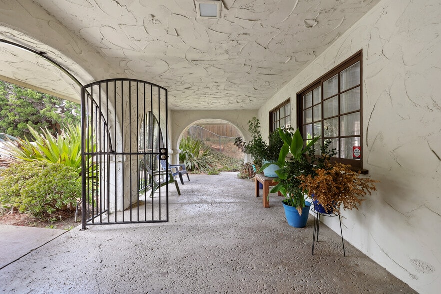 More Photos Of 970 Petit Ave, Ventura Medical For Sale