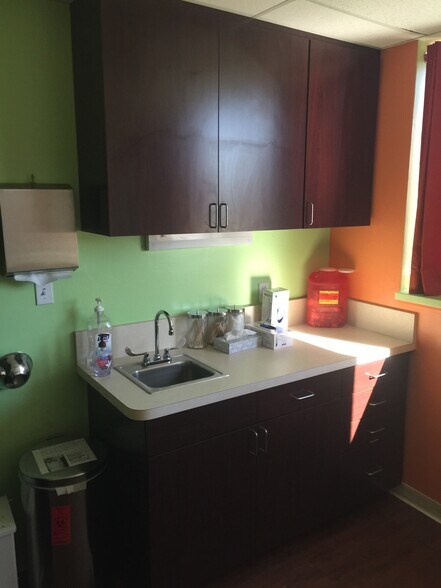 More Photos Of 1385 W State Road 434, Longwood Medical For Lease
