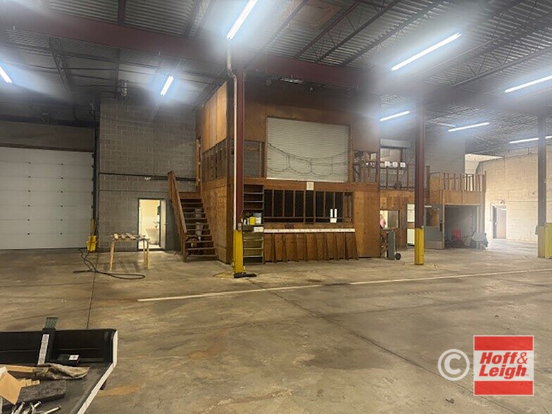 More Photos Of 1750 Newberry St, Cuyahoga Falls Warehouse For Sale