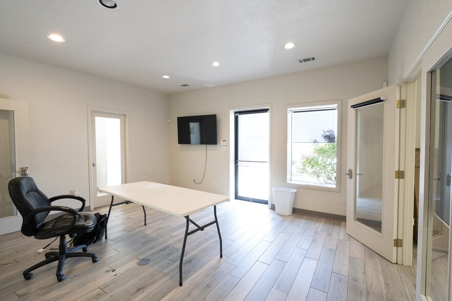 More Photos Of 3700 Highway 123, San Marcos Office For Lease