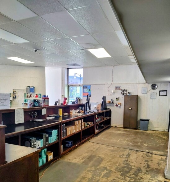 More Photos Of 101 Broad St, Gadsden Office For Sale