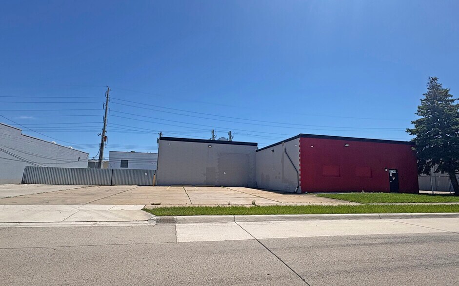 Primary Photo Of 23364 Amber Ave, Warren Manufacturing For Sale