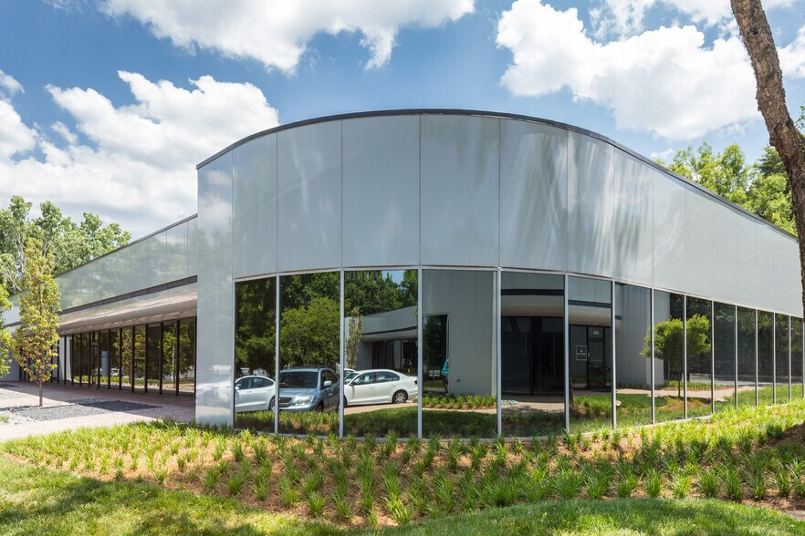 More Photos Of 425 Franklin Gateway SE, Marietta Unknown For Lease