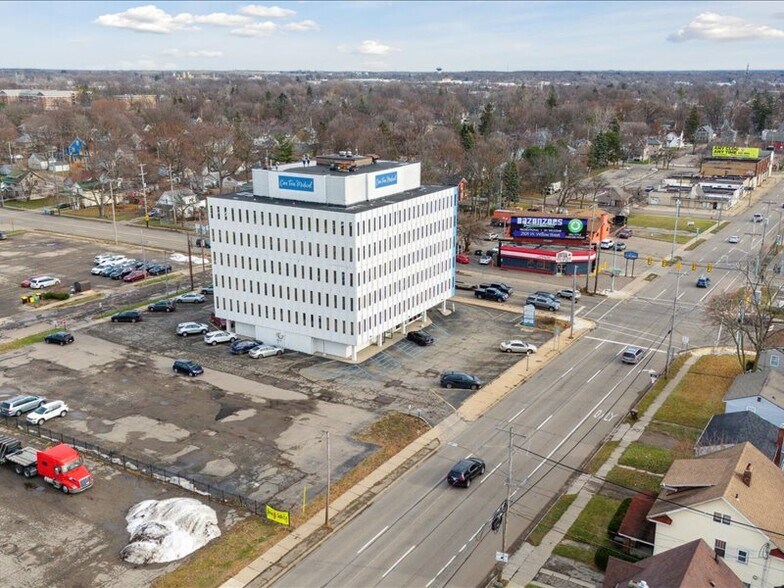More Photos Of 1100 W Saginaw St, Lansing Medical For Sale