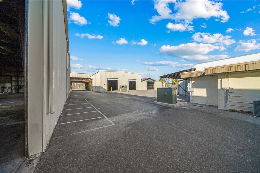 More Photos Of 1120 N Magnolia Ave, Ocala Warehouse For Lease