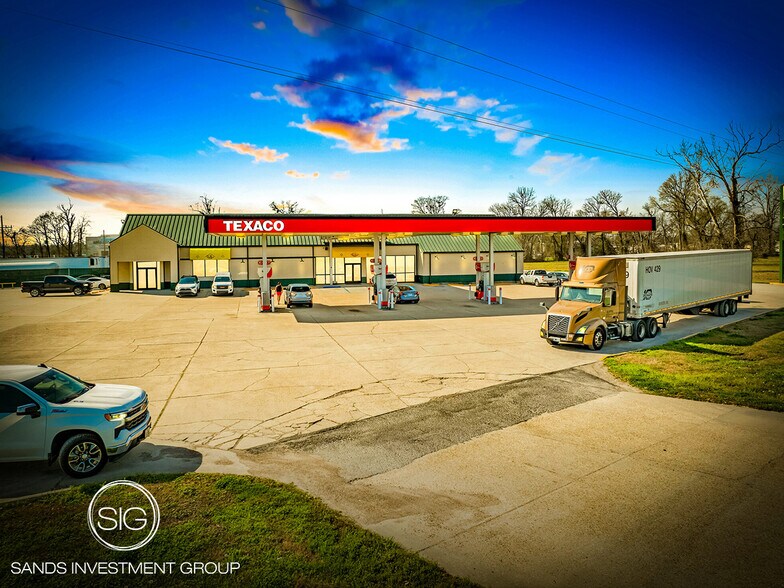 Primary Photo Of 321 Lobdell Hwy, Port Allen Convenience Store For Sale