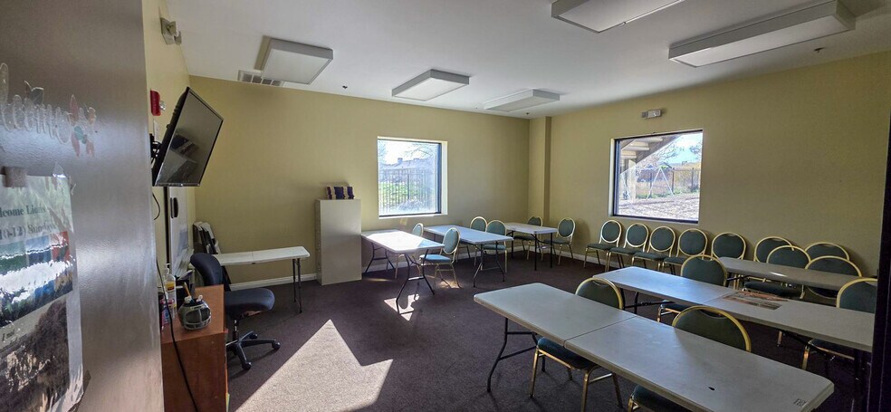 More Photos Of 9980 Hesperia Rd, Hesperia Business Park For Lease