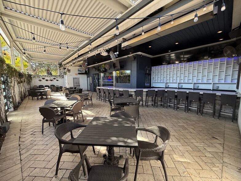 More Photos Of 2702 W Kennedy Blvd, Tampa Restaurant For Sale