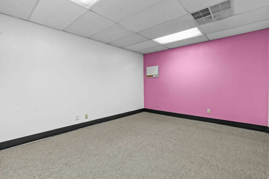 More Photos Of 3334 Founders Rd, Indianapolis Office For Sale