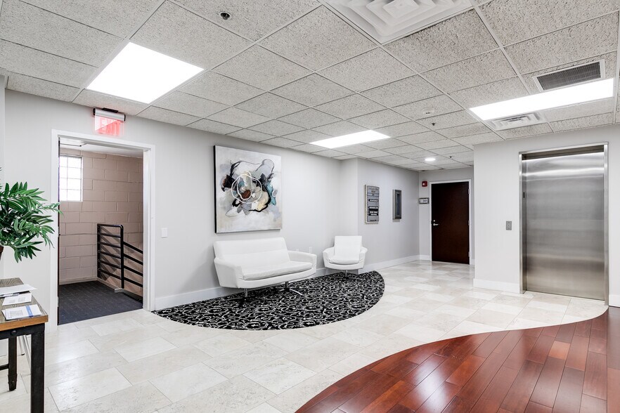 More Photos Of 7300 Hanover Green Dr, Mechanicsville Office For Sale