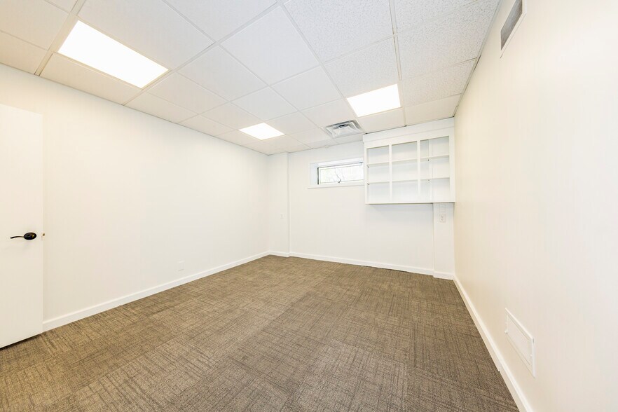 More Photos Of 30-40 E Columbus St, Columbus Unknown For Lease