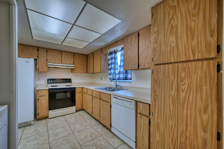 More Photos Of 25038 Harborview Rd, Port Charlotte Apartments For Sale