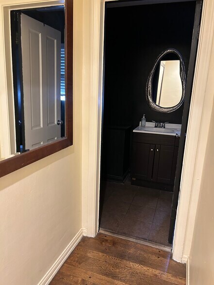 More Photos Of 371 N La Cienega Blvd, Los Angeles Loft Creative Space For Lease