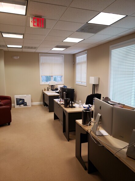 More Photos Of 4646 Princess Anne Rd, Virginia Beach Office For Sale