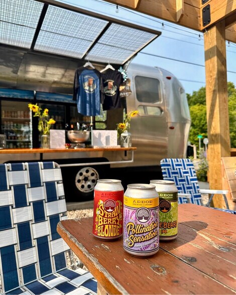 More Photos Of 215 N Mill St, Northport Restaurant For Sale