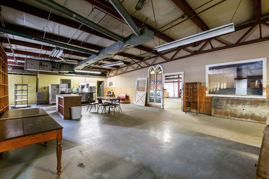 More Photos Of 690 S Lapeer Rd, Oxford Warehouse For Sale