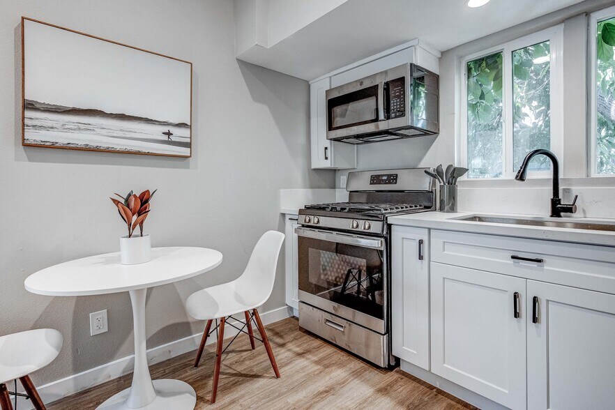 More Photos Of 146 Witmer St, Los Angeles Apartments For Sale