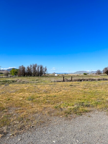 More Photos Of 451 N 11th St, Montague Warehouse For Sale