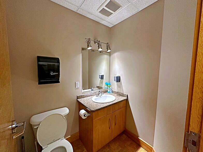 More Photos Of 380 Mackenzie Blvd, Fort McMurray Warehouse For Sale