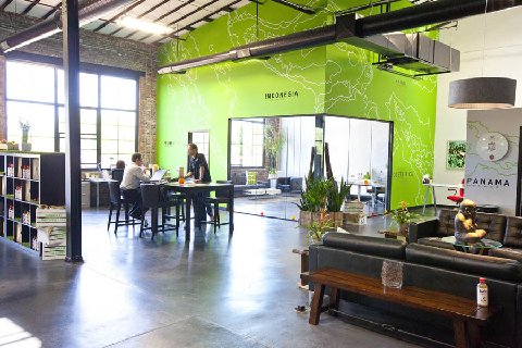 More Photos Of 1800 E State St, Hamilton Showroom For Lease