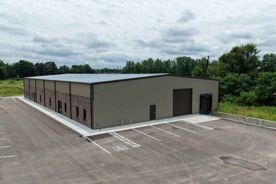 More Photos Of 4050 Downwind Dr, Owensboro Warehouse For Lease
