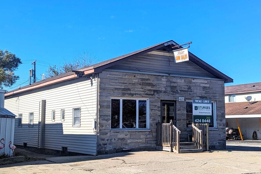 More Photos Of 421 S Huntington St, Syracuse General Retail For Sale