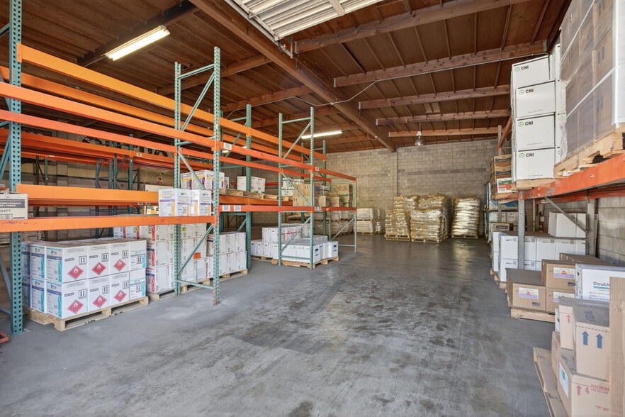 More Photos Of 635 S Rose Ave, Oxnard Warehouse For Sale