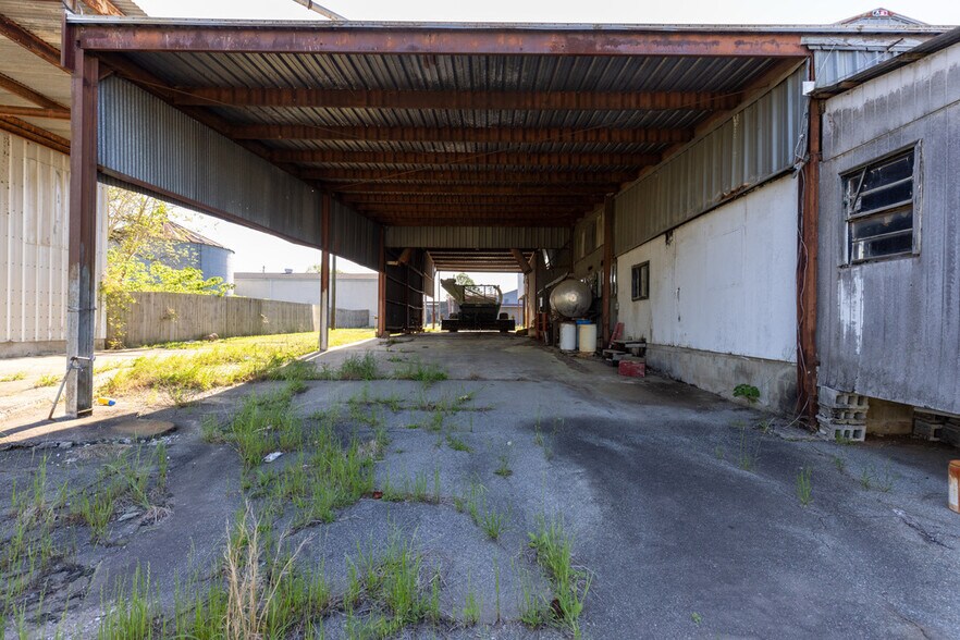 More Photos Of 68 First st, Hawkinsville Warehouse For Sale